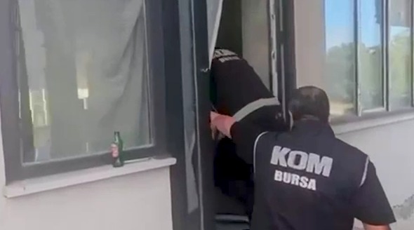 Bursa'nın Yıldırım ilçesinde gerçekleştirilen kaçakçılık operasyonunda 5,3 milyon adet kaçak