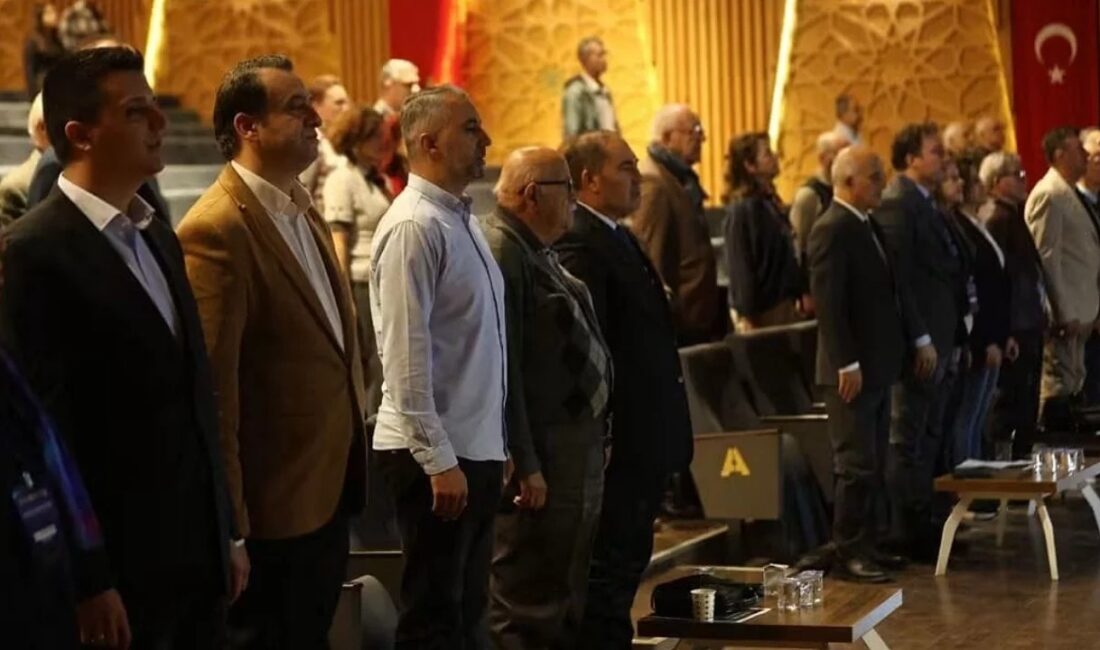 Bursa'nın Gemlik ilçesinde düzenlenen Uluslararası Gemlik Sempozyumu başladı. "Kios'tan Günümüze
