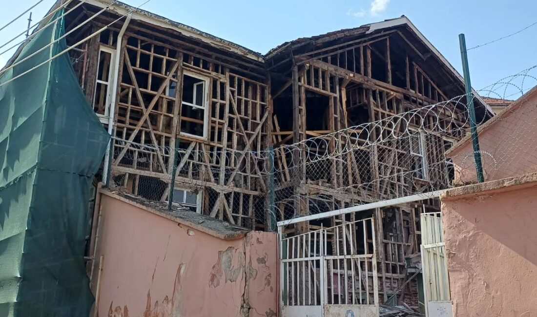 Bursa'nın Yıldırım ilçesinde uzun yıllar Çocuk Esirgeme Kurumu olarak kullanılan