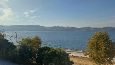 Bursa'nın Gemlik ilçesinde sahilde bulunan amfi, yapıldığı günden bu yana