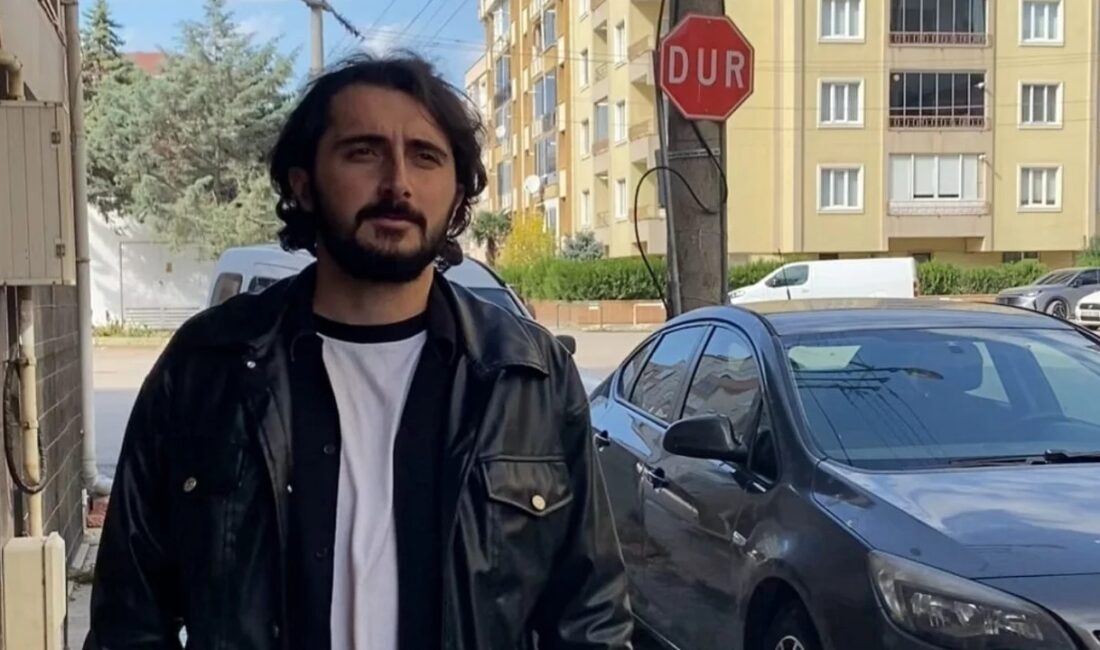 Bursa'nın Mustafakemalpaşa ilçesinde yaşayan Elvin Korkmaz, bebekken Azerbaycan'dan Türkiye'ye getirildiğini