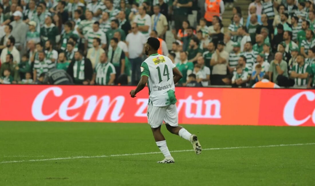 Bursaspor'un Nijeryalı golcüsü Kelechi Iheanacho, ligde üst üste 12'nci maçında