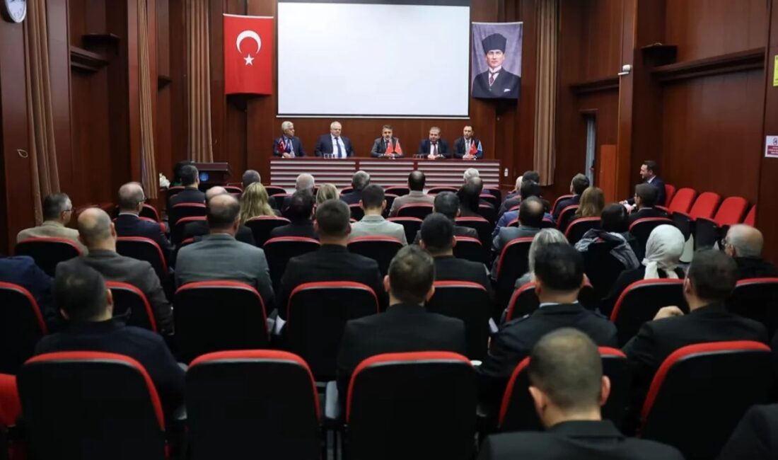 Bursa Büyükşehir Belediyesi bünyesinde görev yapan BUSKİ Genel Müdürü Mehmet