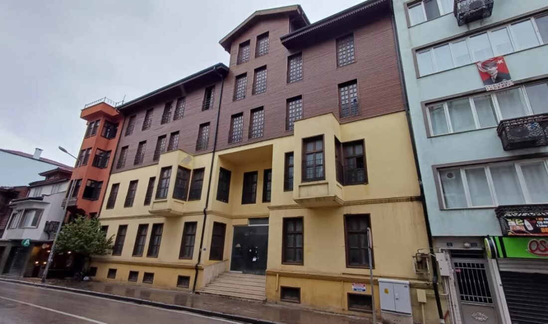 Bursa'nın Yıldırım ilçesinde, Yeşil Caddesi üzerinde bulunan ve 1958 yılında