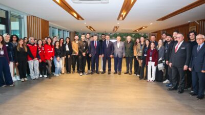 Bursa Büyükşehir Belediye Başkan Vekili Şahin Biba, Mudanya Üniversitesi’nde gençlere