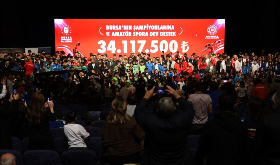  Bursa Büyükşehir Belediyesi tarafından düzenlenen ‘Amatör Spor Kulüplerine Destek