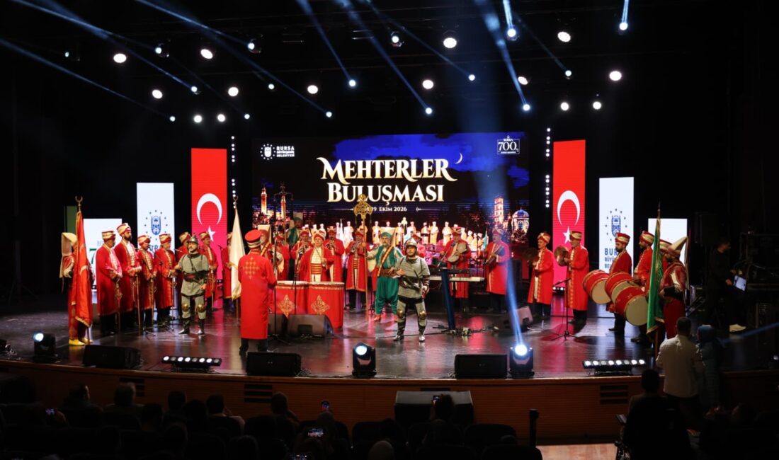 Bursa’nın fethinin 700. yılı etkinlikleri kapsamında düzenlenen ‘Mehterler Buluşması’, meydan