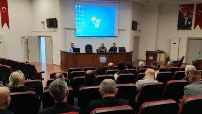 İlçe Milli Eğitim Müdürü Erol Şanlıtürk başkanlığında, okullardaki idari, mali