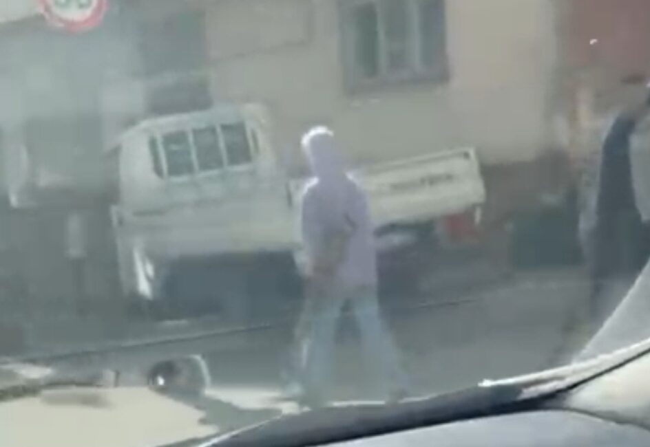 Orhangazi Cumhuriyet Başsavcılığı, Orhanbey İlkokulu çevresinde kamuflaj desenli kılıf içinde