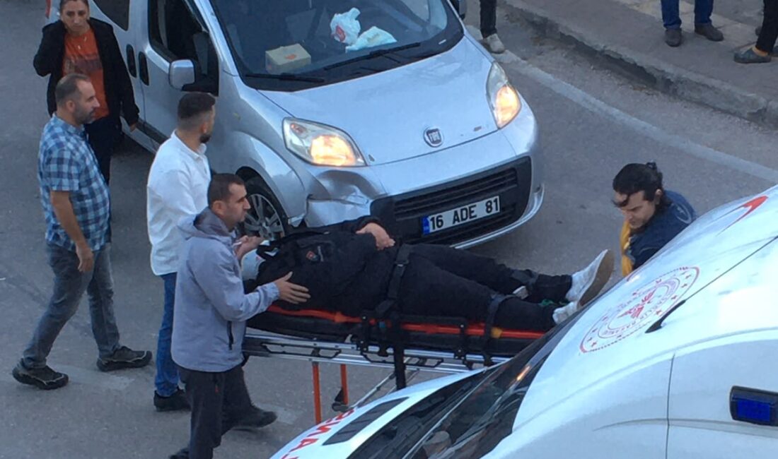 Bursa’nın Orhangazi ilçesinde düğün konvoyunda bulunan bir otomobilin çarptığı moto