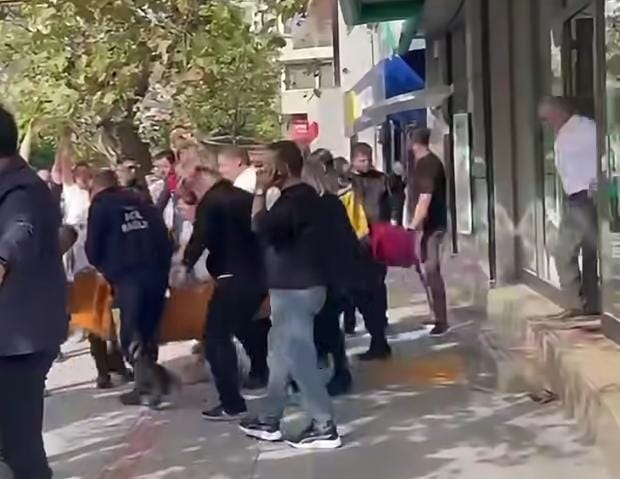 Bursa’nın Gemlik ilçesinde meydana gelen olayda bir kadın bıçaklı saldırı