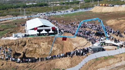 Bursa’nın Orhangazi ilçesine bağlı Yeniköy Mahallesi’nde Menzil’in Serhendi yapılanmasıyla ilişkilendirilen