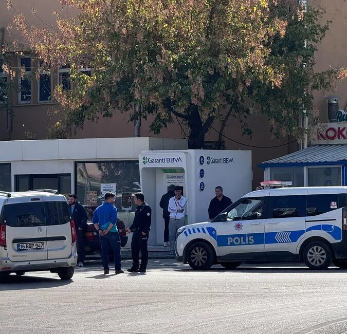 Bursa’nın Orhangazi ilçesinde trafikte tartıştığı iki kişiyi bıçakla kovaladığı iddia