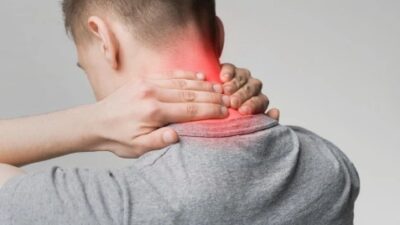 Boyun fıtığının yalnızca boyun ağrısıyla seyretmediğini vurgulayan Beyin ve Sinir